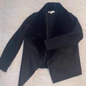 Comfy cardigan with faux fur